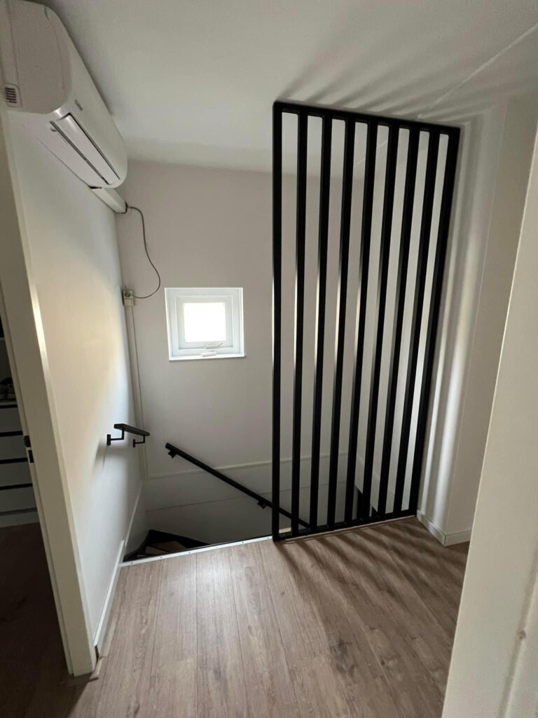 balustrade trap