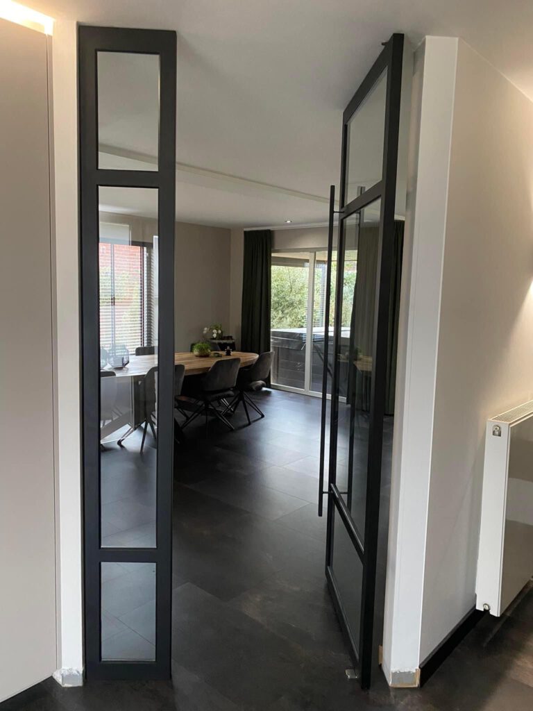 taatsdeur met zijlicht