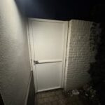 Stalen buitenpoort